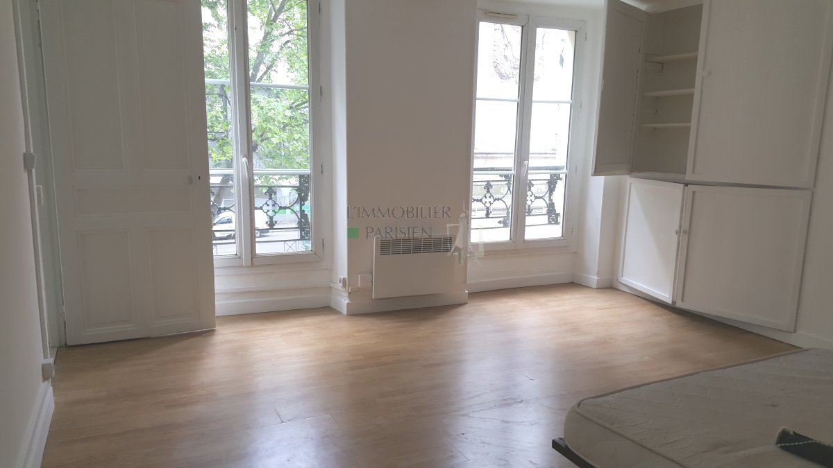 Location Appartement  2 pièces - 49m² 75018 Paris