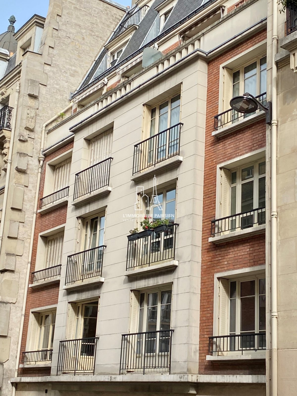Vente Appartement  2 pièces - 56.71m² 75018 Paris 18