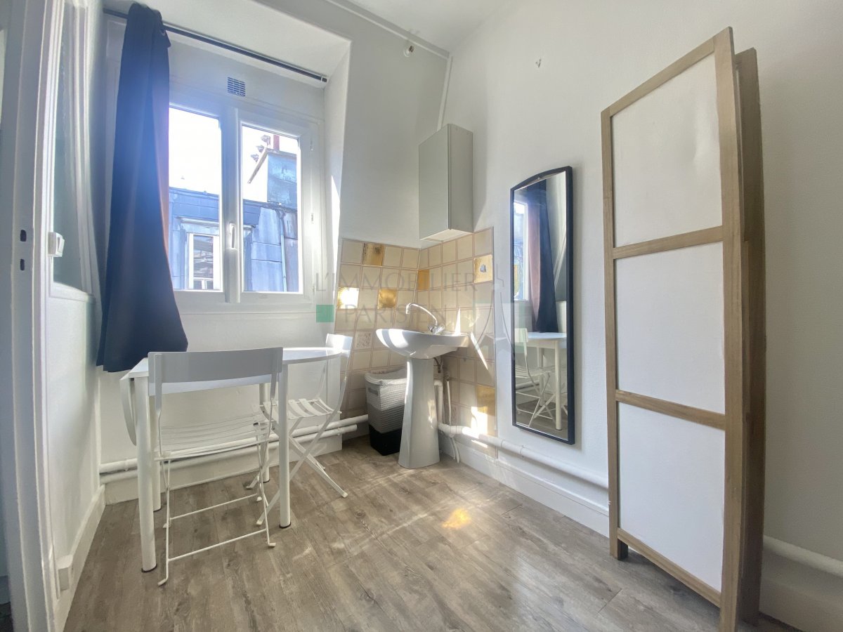 Location Appartement meublé 1 pièce (studio) - 15m² 75018 Paris 18