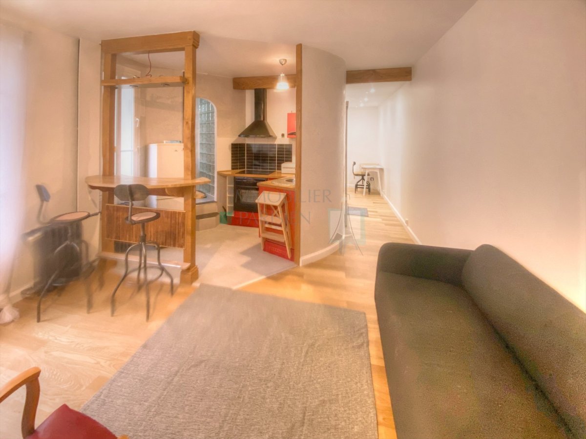 Location Appartement meublé 2 pièces - 39.7m² 75018 Paris